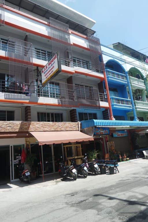 OYO 75414 KJS Pattaya