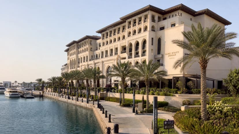 Park Hyatt Jeddah Marina — waterfront hotel с marina view и palm-lined promenade